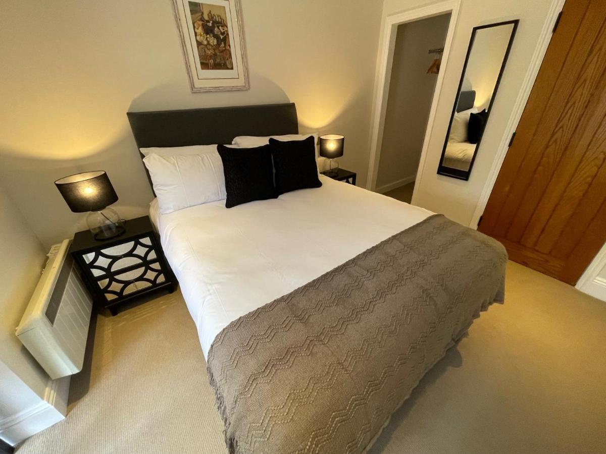 The Crown Of Cookham Hotell Eksteriør bilde